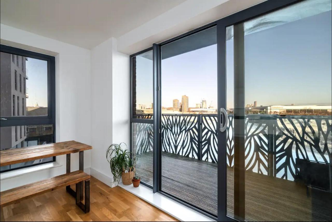لندن Stunning Riverside View Apartment, Near Canary Wharf & O2 المظهر الخارجي الصورة